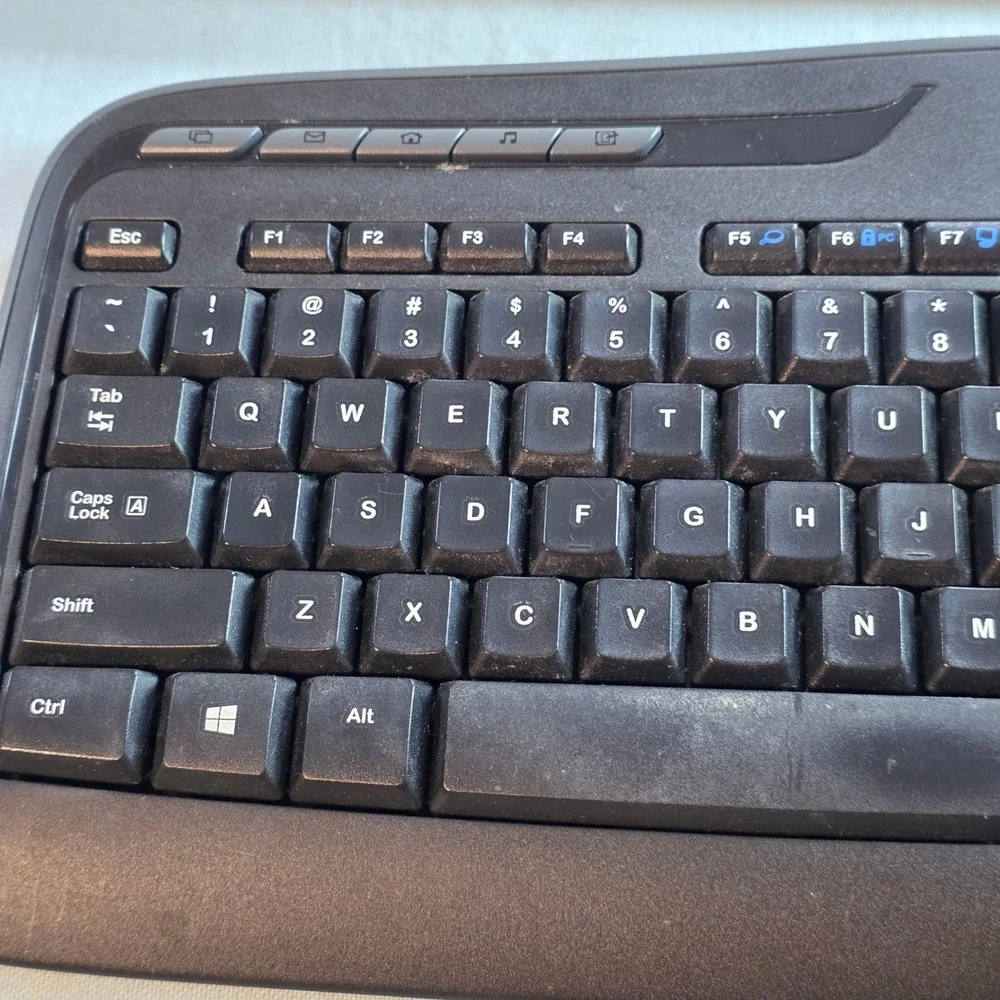 Logitech K270 Wireless Keyboard Full Size Black with Media Hotkeys QWERTY